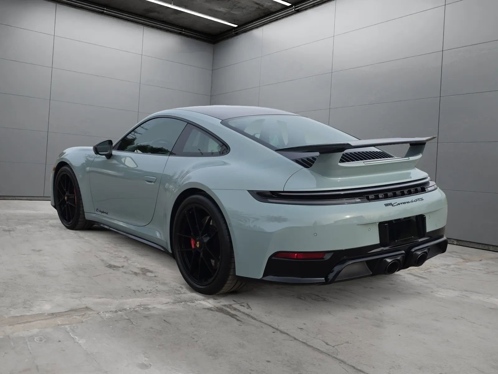 Used 2025 Porsche 911 Carrera 4 GTS image 3