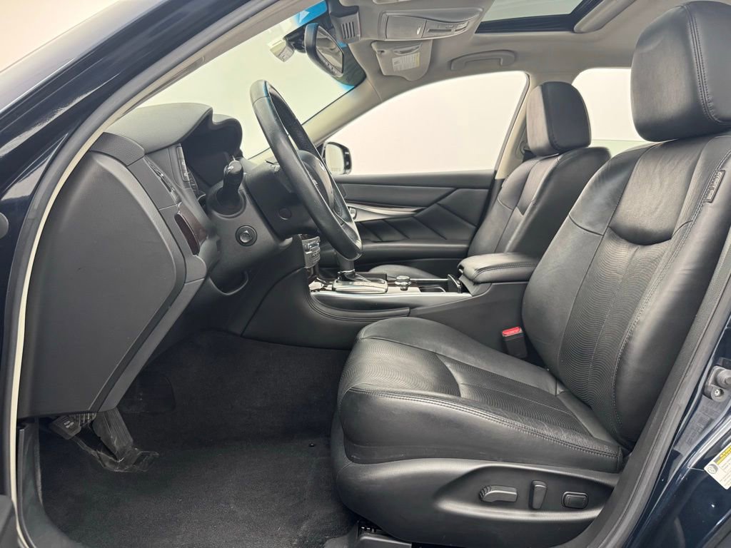 Used 2017 INFINITI Q70 L 3.7 image 18