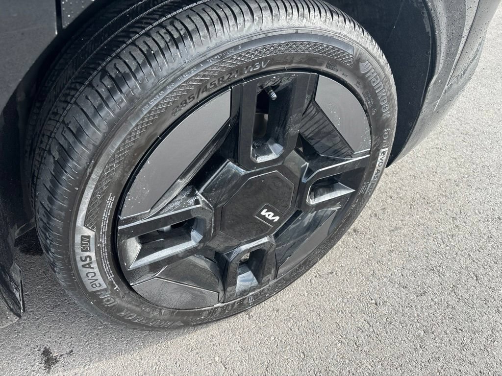 Certified 2024 Kia EV9 GT-Line AWD/4WD image 3