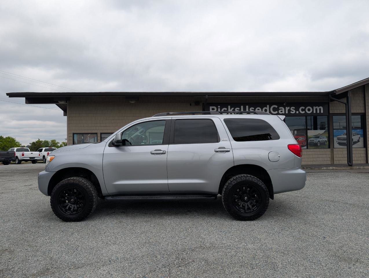 Used 2015 Toyota Sequoia SR5 AWD/4WD image 11