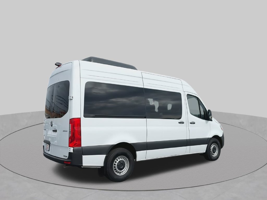 Used 2025 Mercedes-Benz Sprinter 2500 image 9