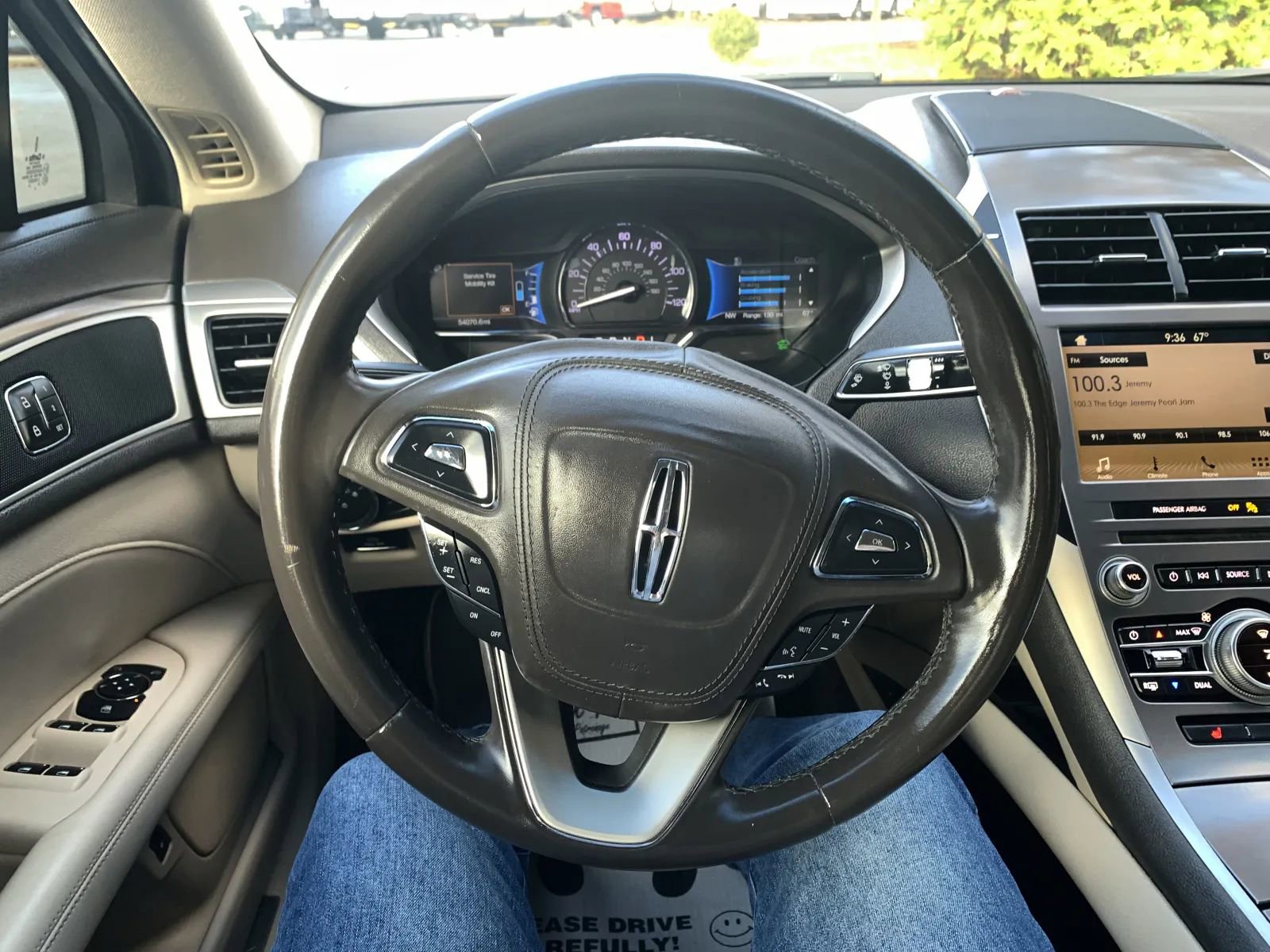 Used 2018 Lincoln MKZ Premiere image 11