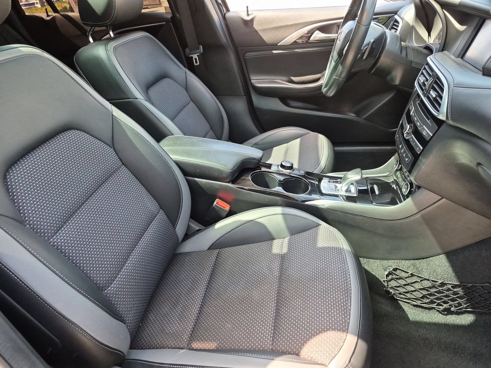 Used 2019 INFINITI QX30 w/ Navigation Package FWD image 30