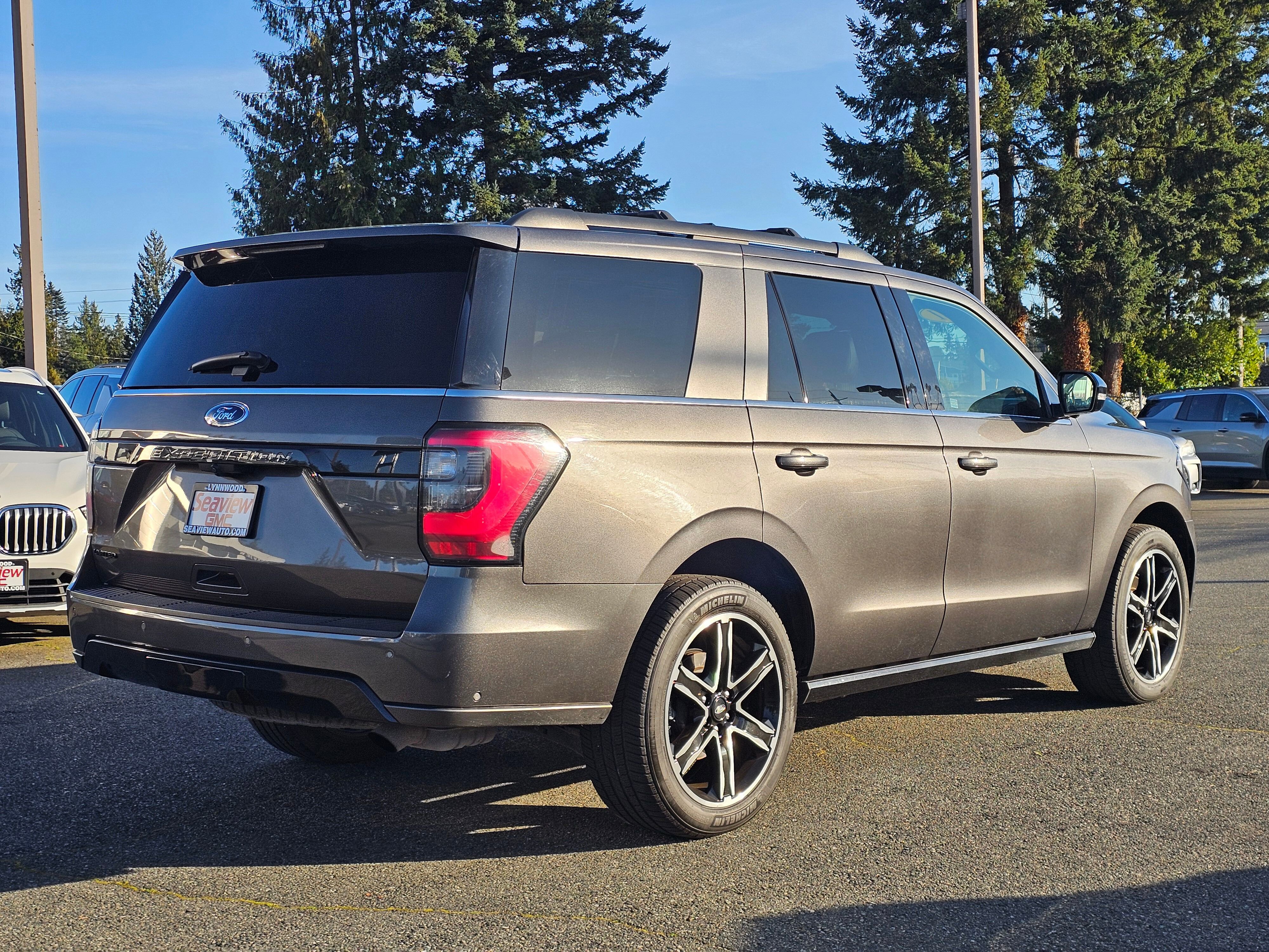 Used 2021 Ford Expedition Limited image 7