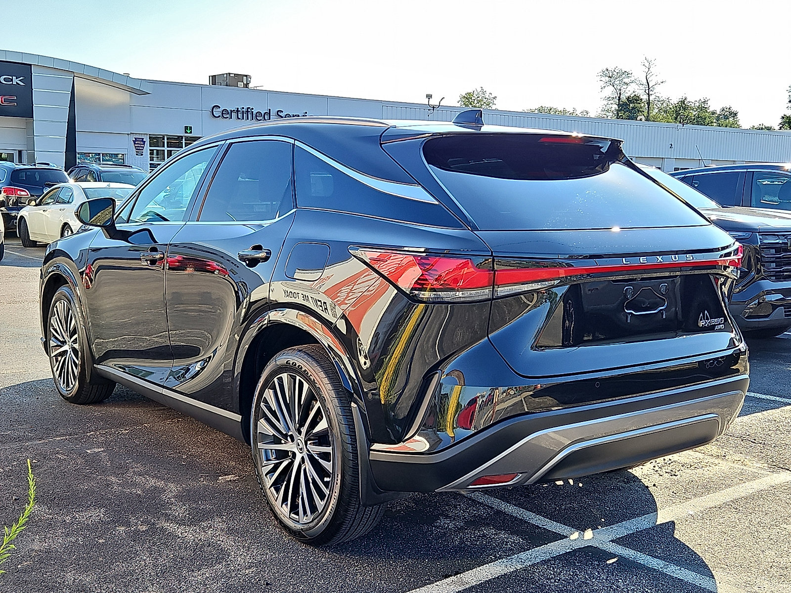 Used 2023 Lexus RX 350 Premium Plus w/ Accessory Package AWD/4WD image 4