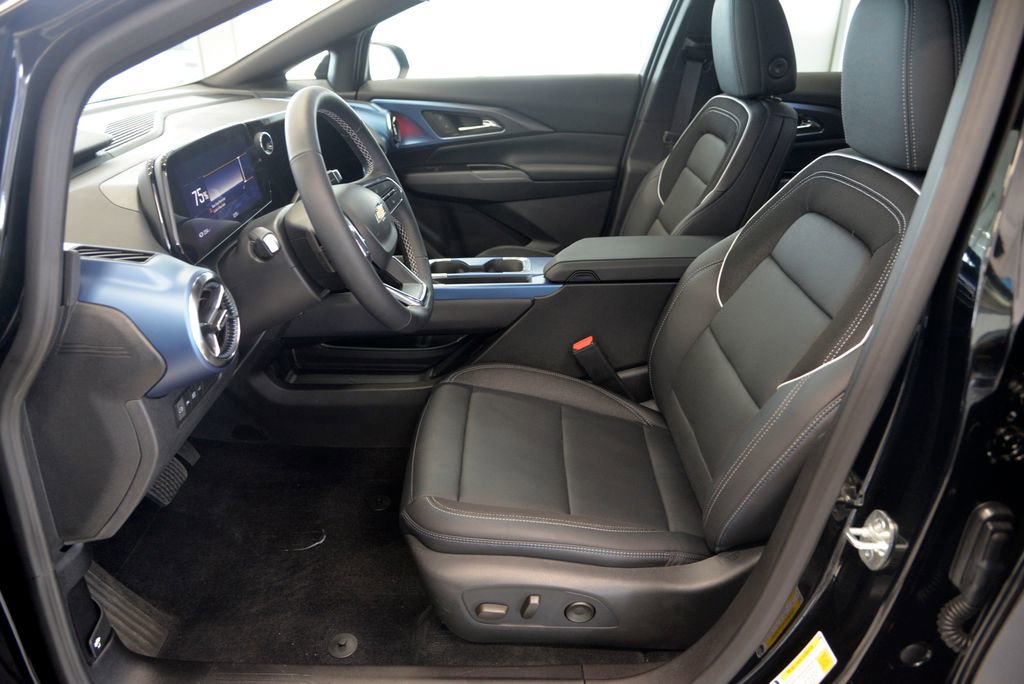 Certified 2025 Chevrolet Equinox EV LT w/ Convenience Package II image 15