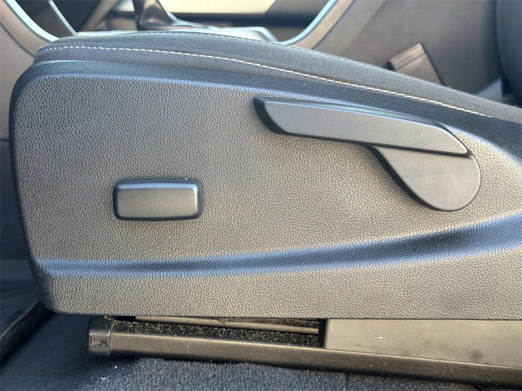 Used 2019 Chevrolet Colorado LT w/ LT Convenience Package image 13