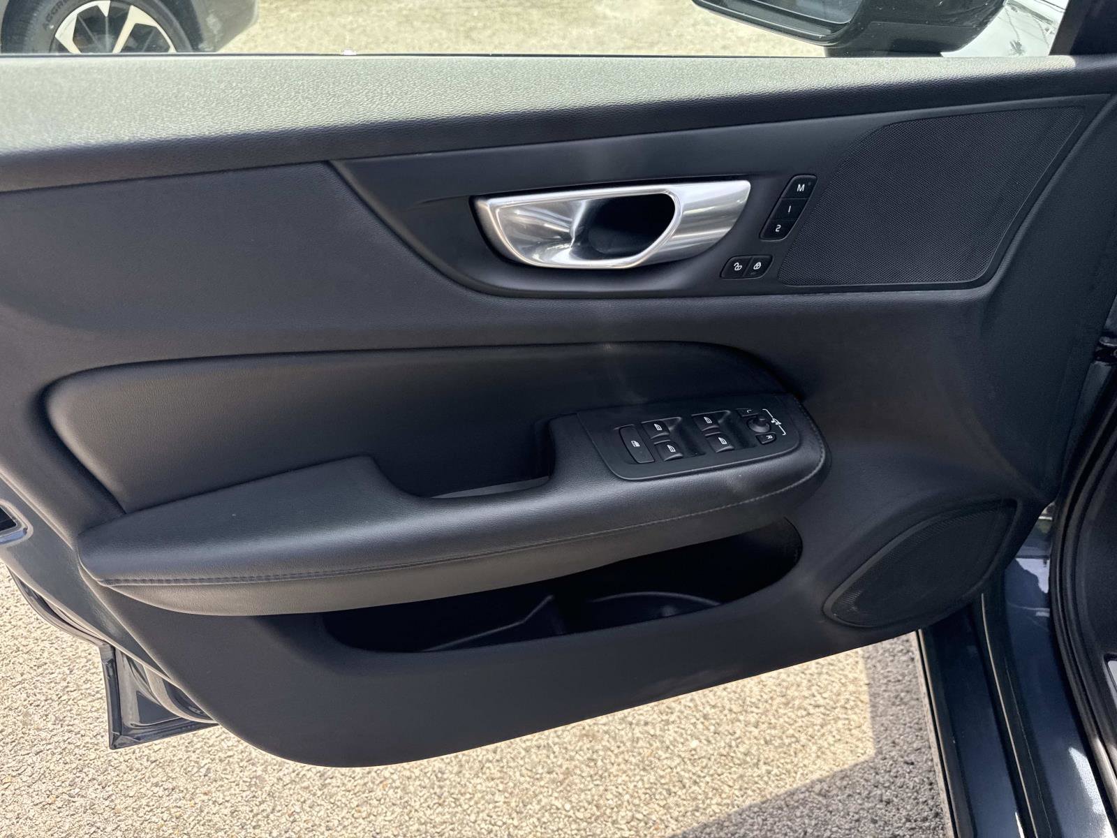 Used 2024 Volvo S60 B5 Core image 12