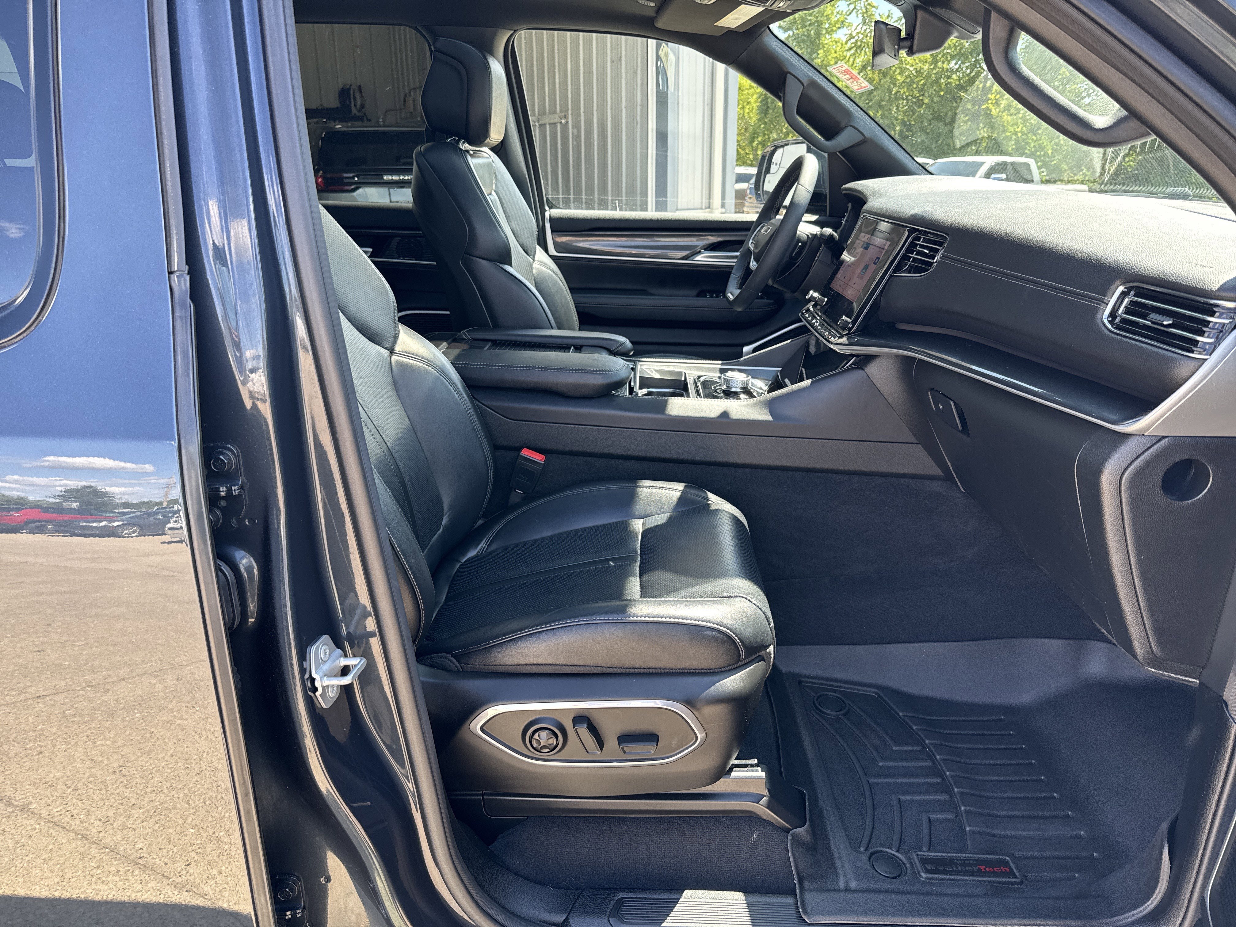 Used 2022 Jeep Wagoneer Series I w/ Premium Group I image 19