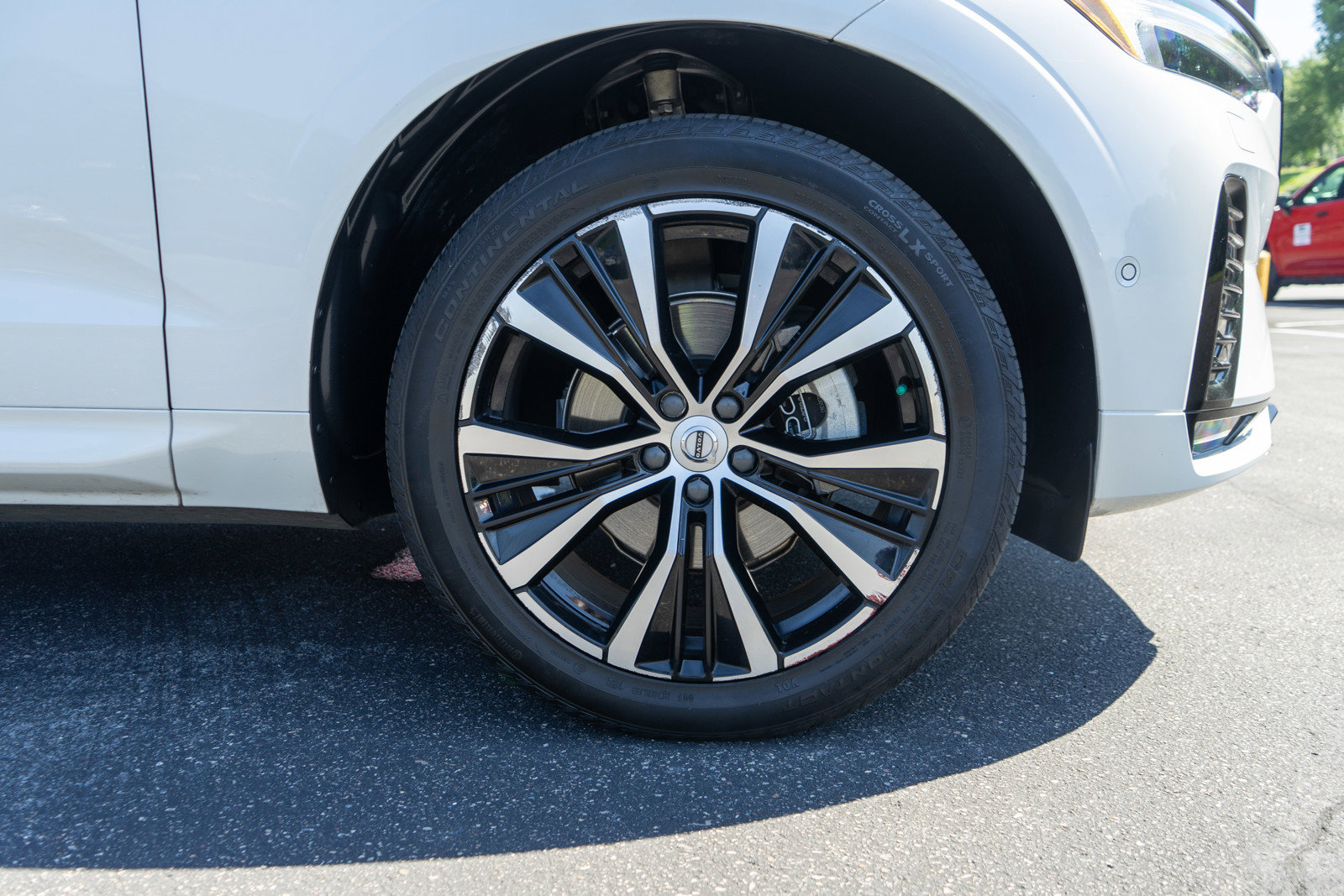 Used 2024 Volvo XC60 B5 Plus w/ Protection Package Premier AWD/4WD image 11