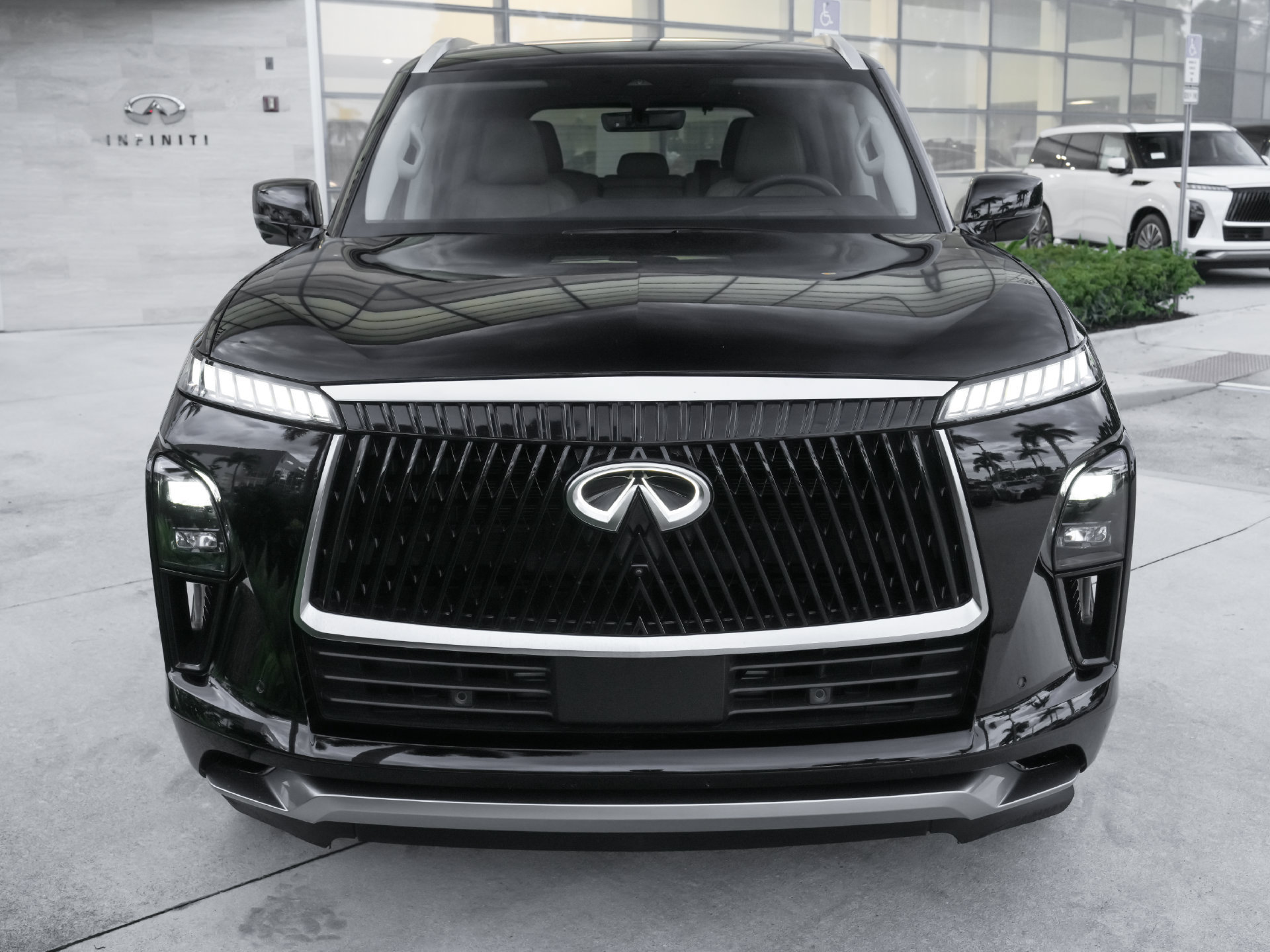 Used 2025 INFINITI QX80 Luxe RWD image 19