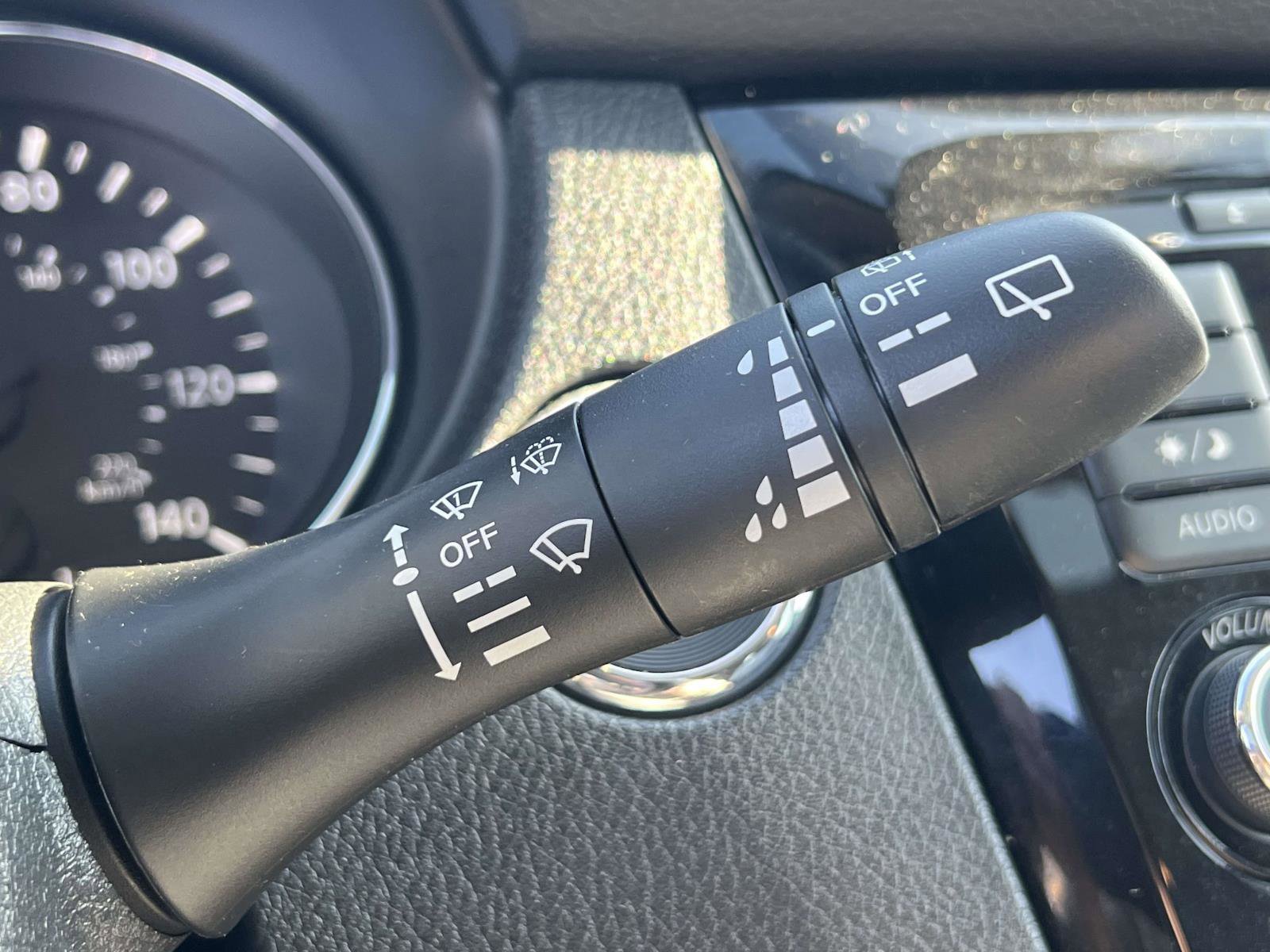 Used 2020 Nissan Rogue SL w/ Premium Package image 25