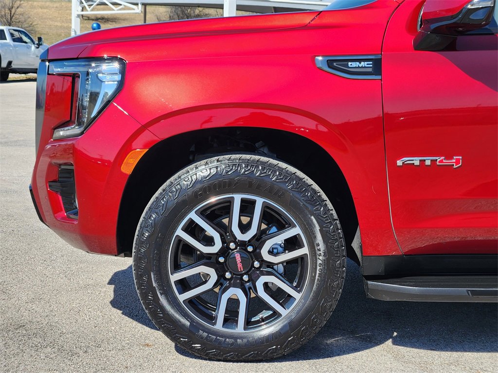 Used 2024 GMC Yukon XL AT4 w/ Technology Package image 8