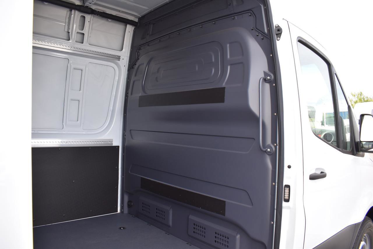 New 2025 Mercedes-Benz Sprinter 2500 image 8