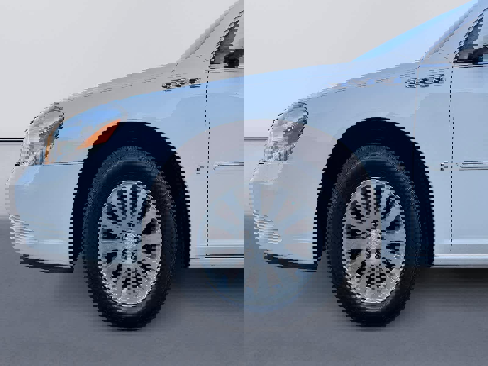 Used 2007 Buick Lucerne CX image 9