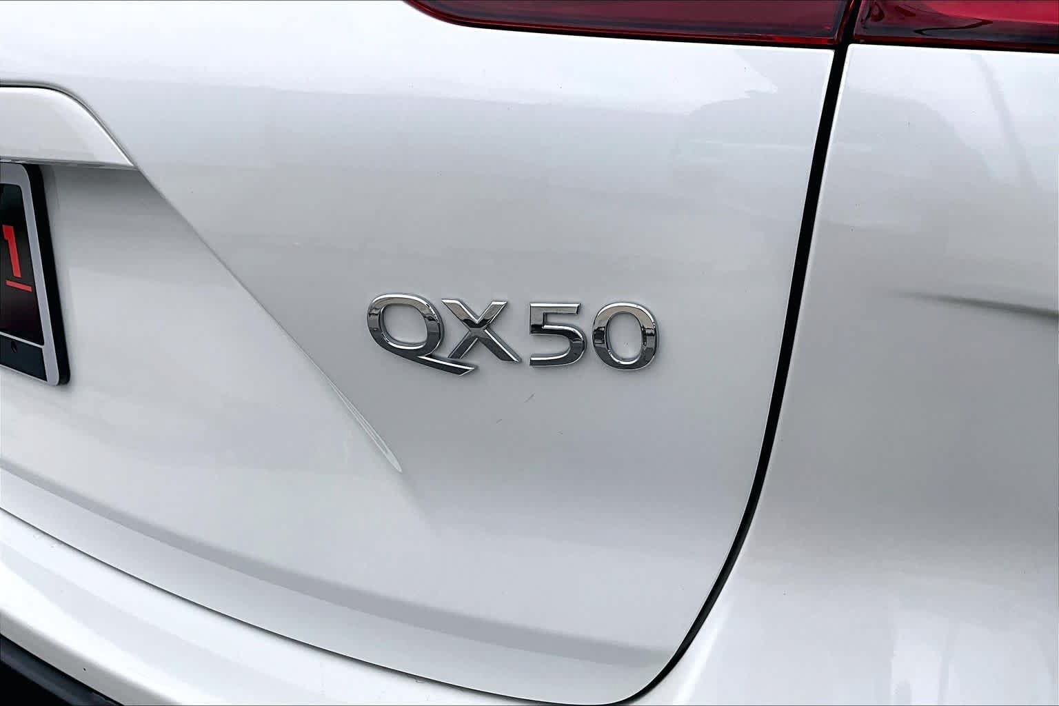 Used 2021 INFINITI QX50 Luxe w/ Cargo Package FWD image 9