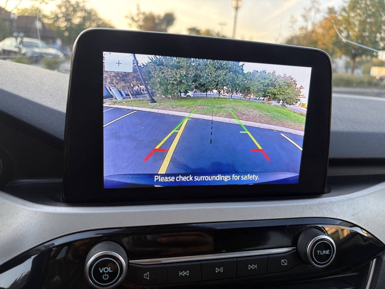 Used 2020 Ford Escape SE FWD image 10