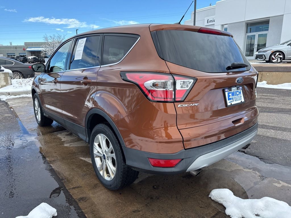 Used 2017 Ford Escape SE image 3