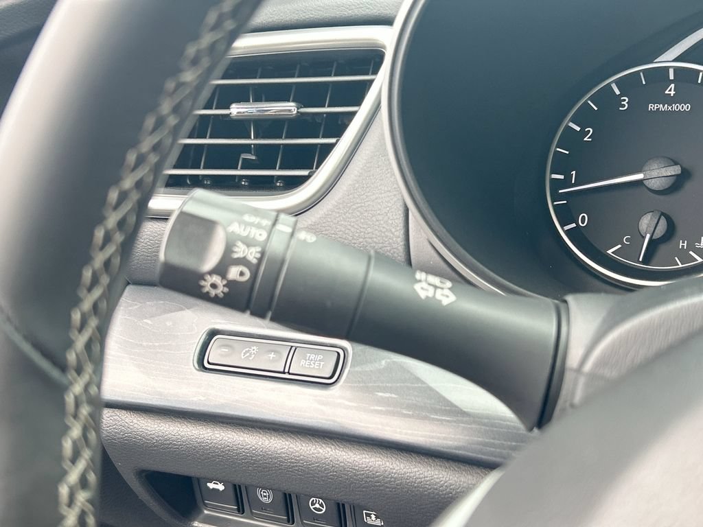 Used 2022 Nissan Maxima Platinum w/ Sport Mat Group FWD image 23