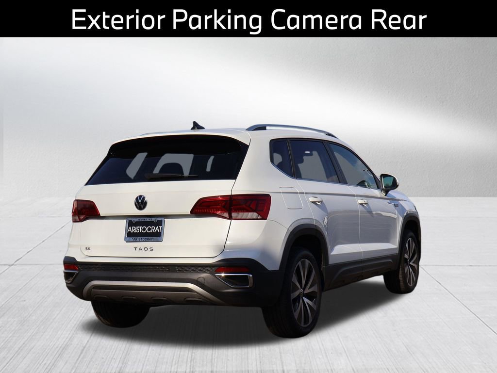 Certified 2024 Volkswagen Taos SE image 9