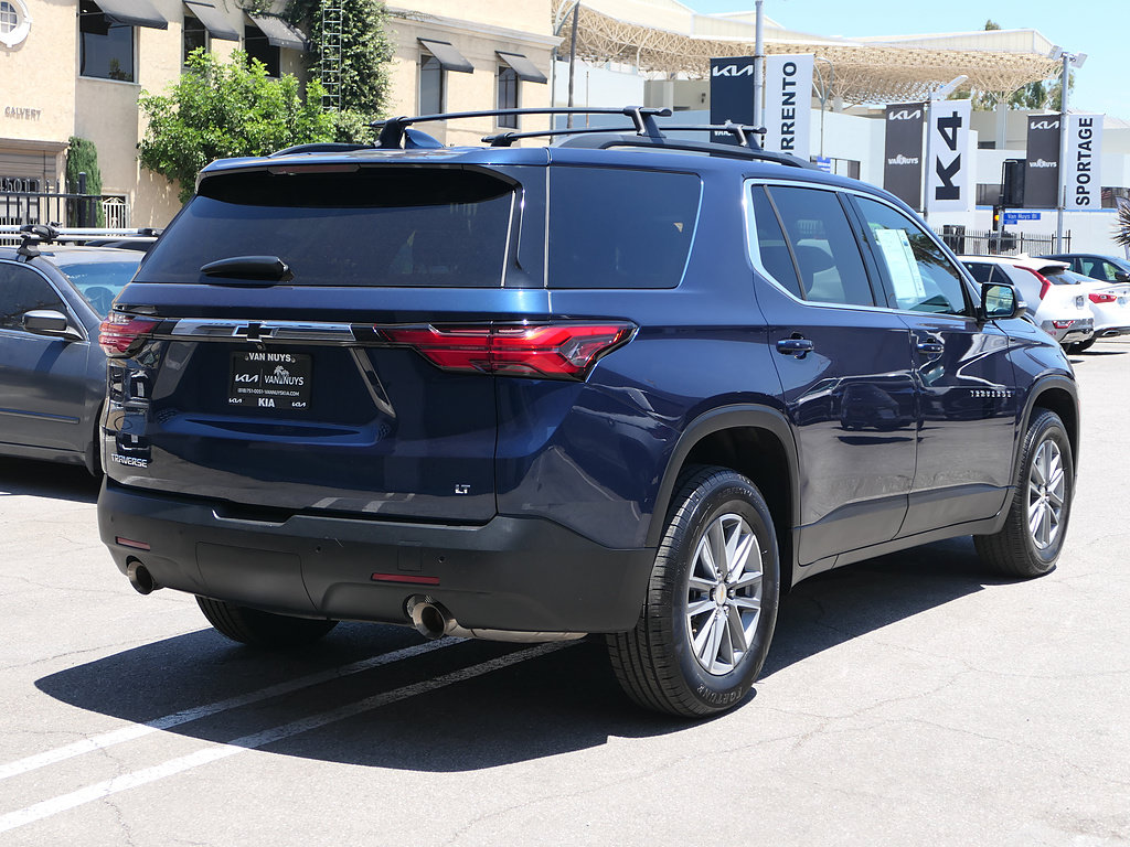 Used 2022 Chevrolet Traverse LT w/ LPO, Cargo Package FWD image 3