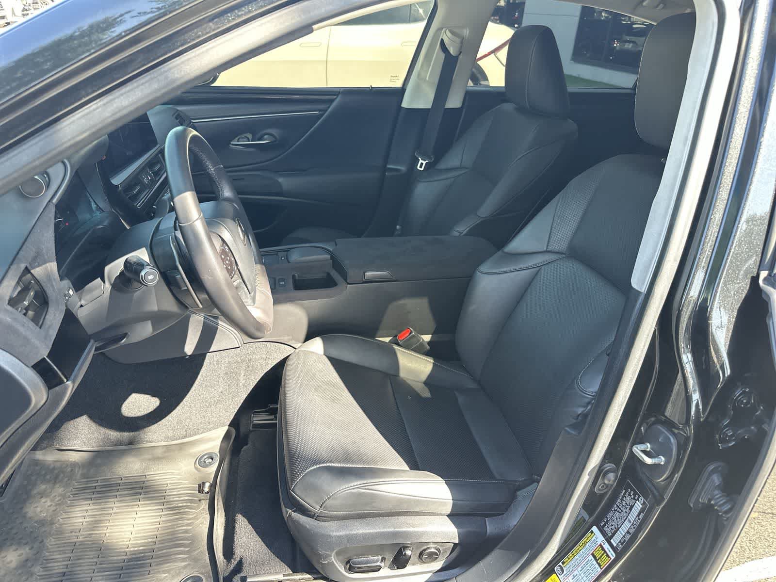 Used 2022 Lexus ES 350 w/ Accessory Package 2 FWD image 3