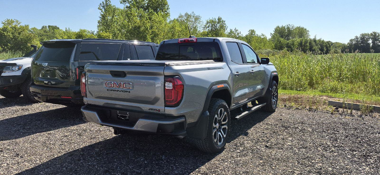 Used 2024 GMC Canyon AT4 w/ AT4 Premium Package AWD/4WD image 3