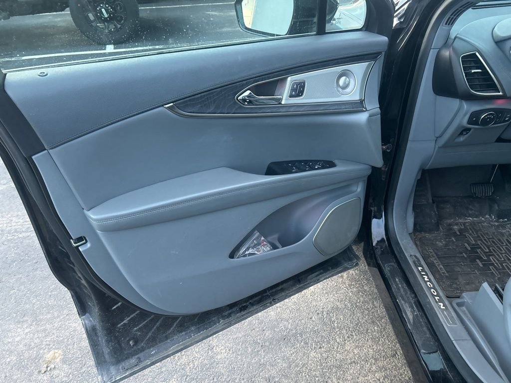 Used 2019 Lincoln Nautilus Reserve w/ Ultimate Package image 15