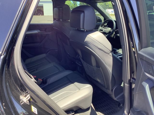 Used 2020 Audi Q5 2.0T Premium w/ Titanium Sport Package AWD/4WD image 32