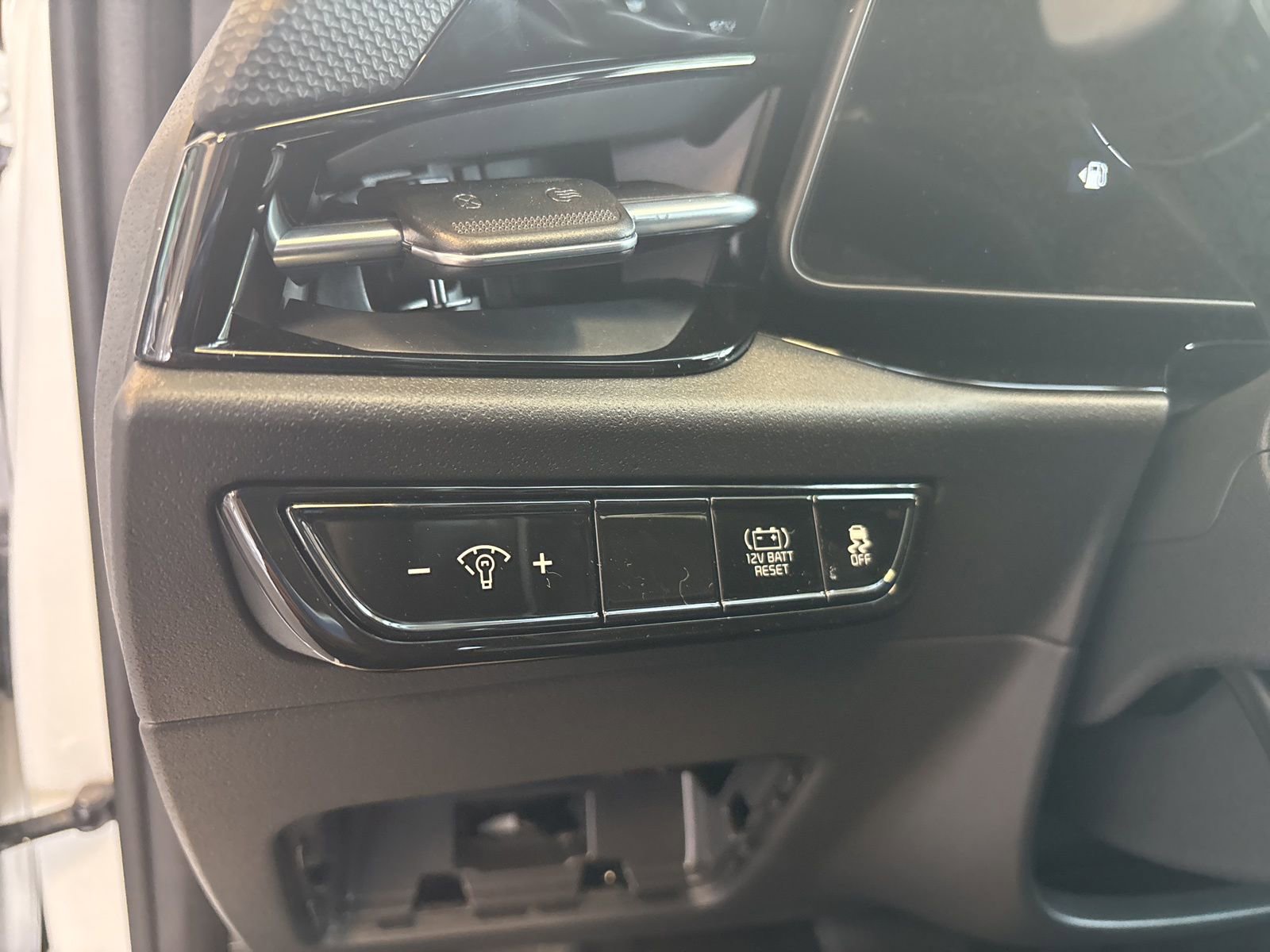 New 2025 Kia Niro EX image 18