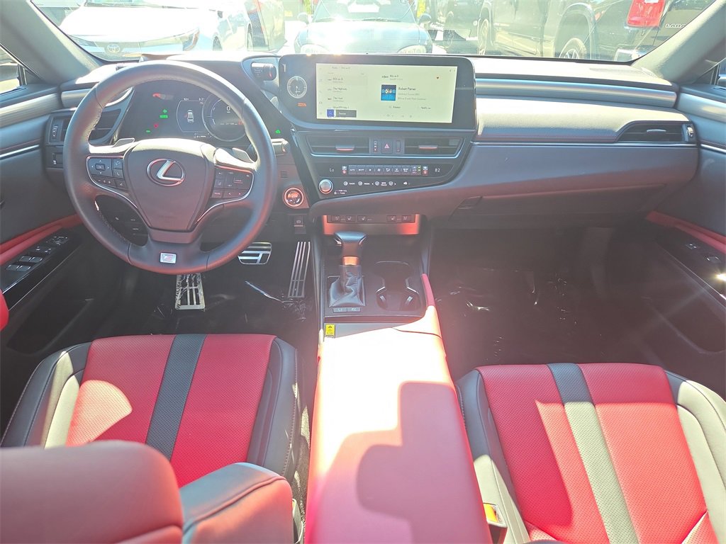 Used 2023 Lexus ES 300h F Sport image 16