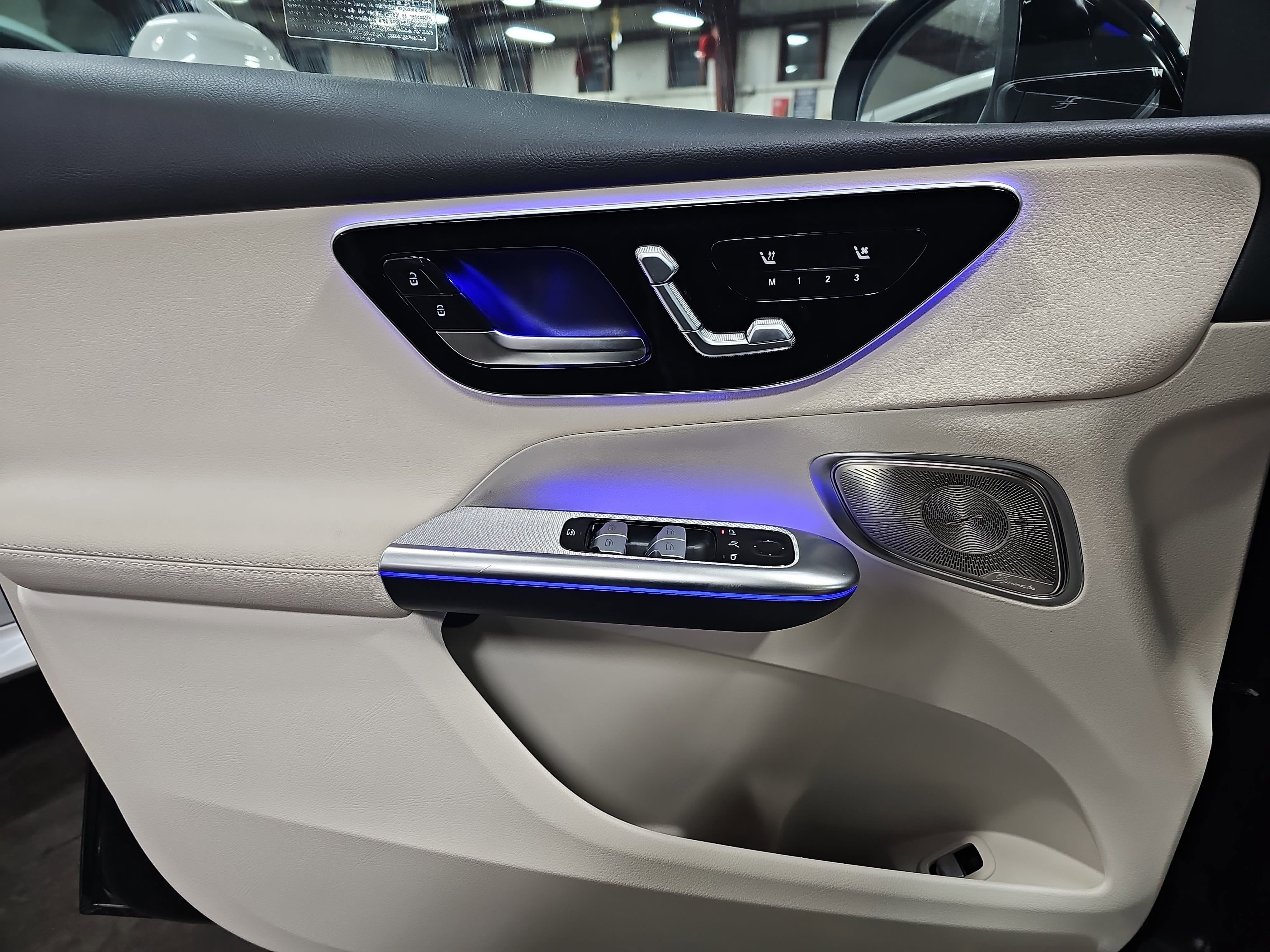 Certified 2025 Mercedes-Benz GLC 300 4MATIC image 29