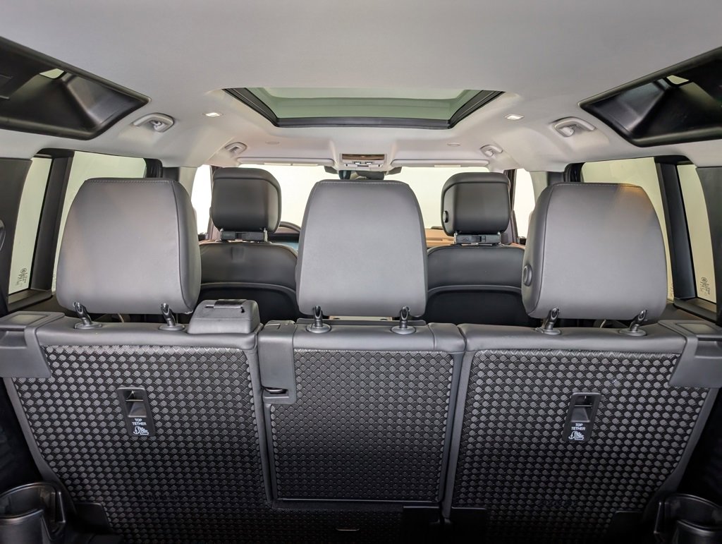 New 2025 Land Rover Defender 110 S image 31