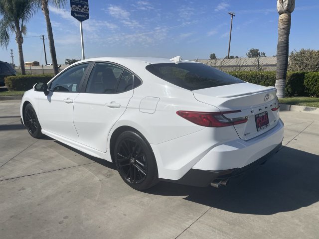 Used 2025 Toyota Camry SE FWD image 6