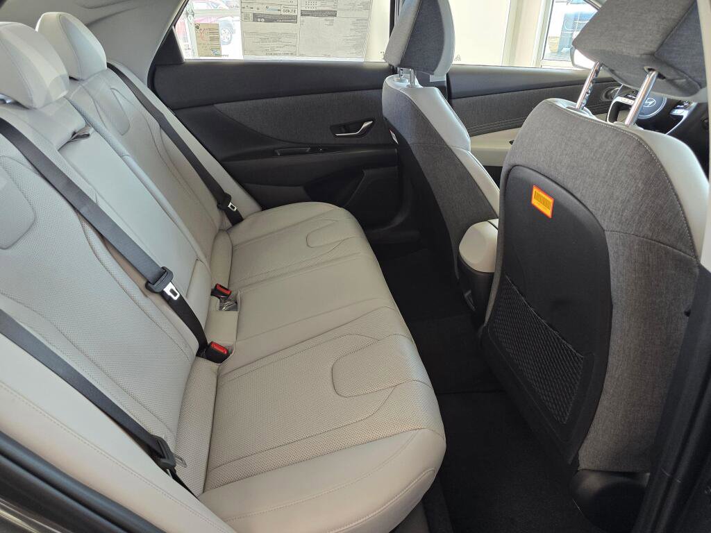 New 2026 Hyundai Elantra Limited image 40