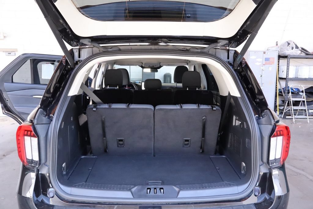 Used 2025 Ford Explorer Active RWD image 40