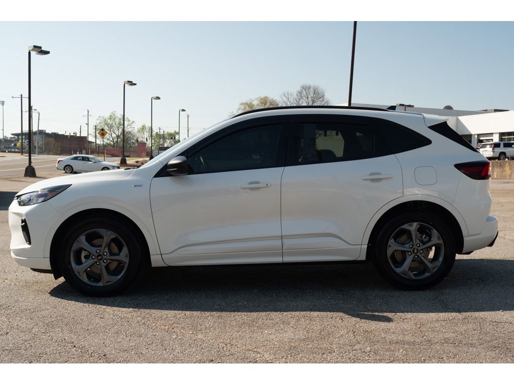 Used 2024 Ford Escape ST-Line w/ Tech Pack #1 FWD image 5