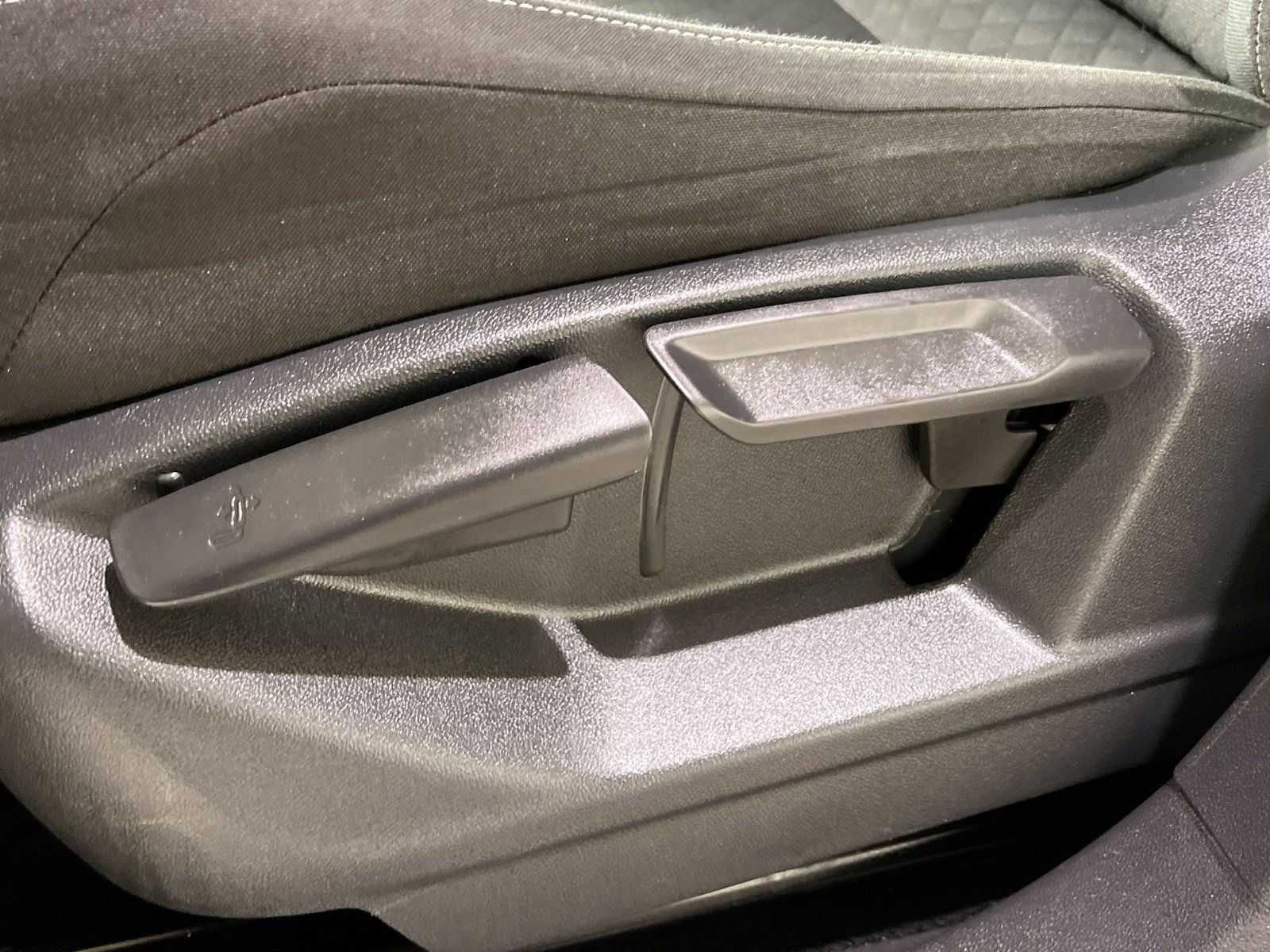 Used 2021 Volkswagen Tiguan S image 21