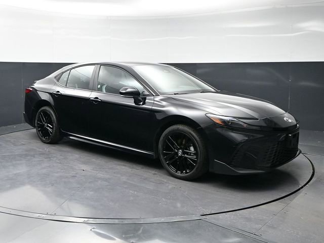 Used 2025 Toyota Camry SE FWD image 3