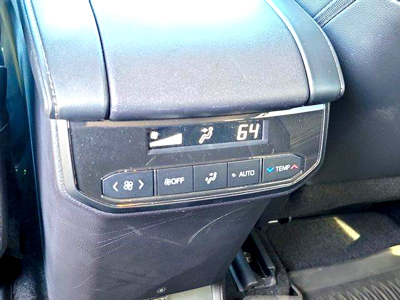 Used 2023 Toyota Highlander XLE FWD image 20
