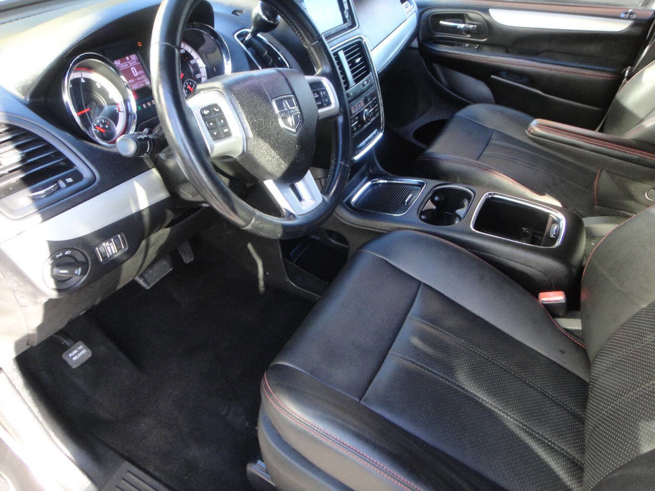 Used 2017 Dodge Grand Caravan GT image 7