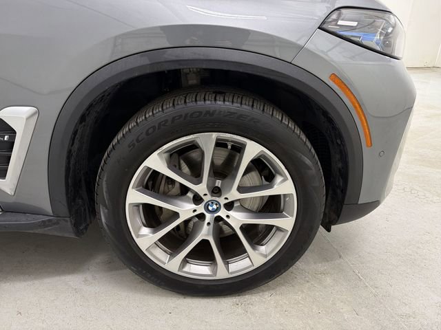 Used 2024 BMW X5 xDrive50e image 14