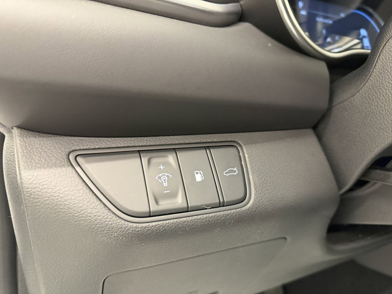 Used 2022 Genesis G70 2.0T image 29