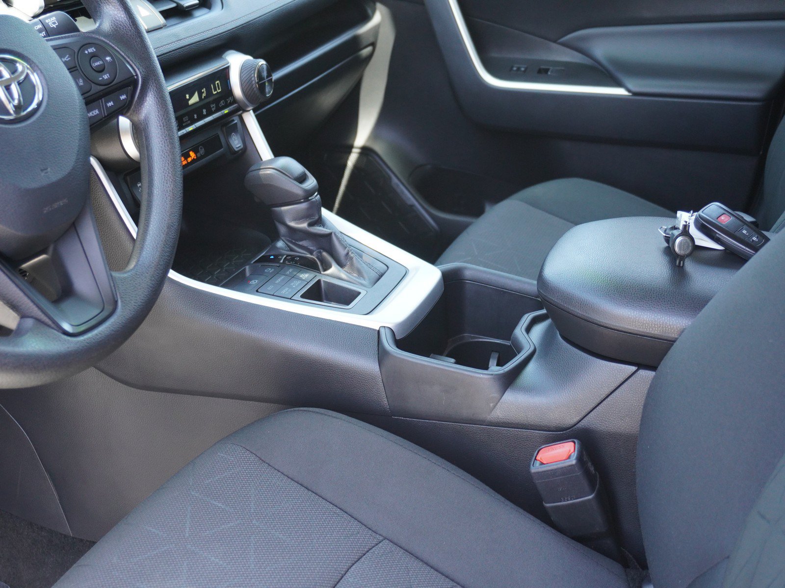 Used 2024 Toyota RAV4 XLE AWD/4WD image 20