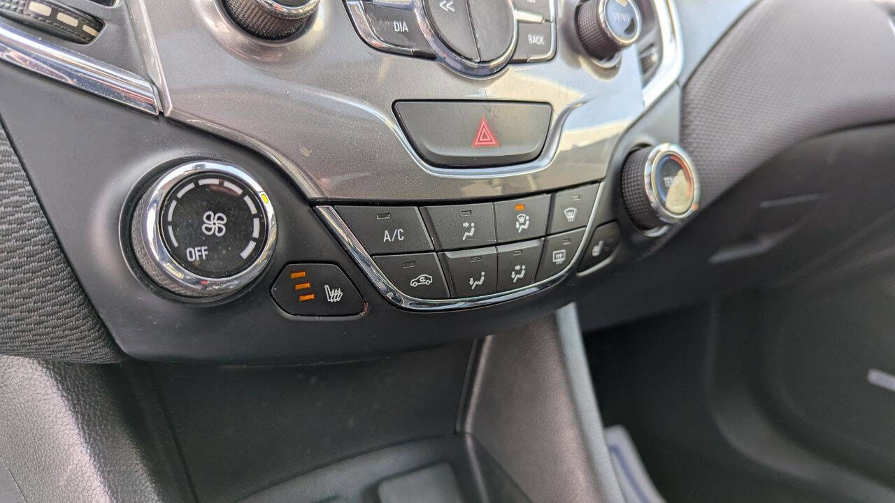 Used 2018 Chevrolet Cruze LT image 15