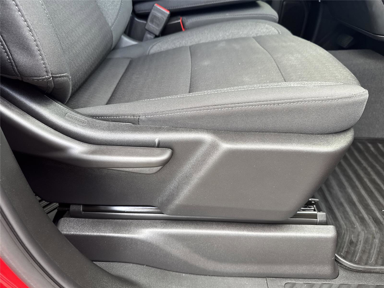 Used 2025 Chevrolet Silverado 1500 Custom image 36