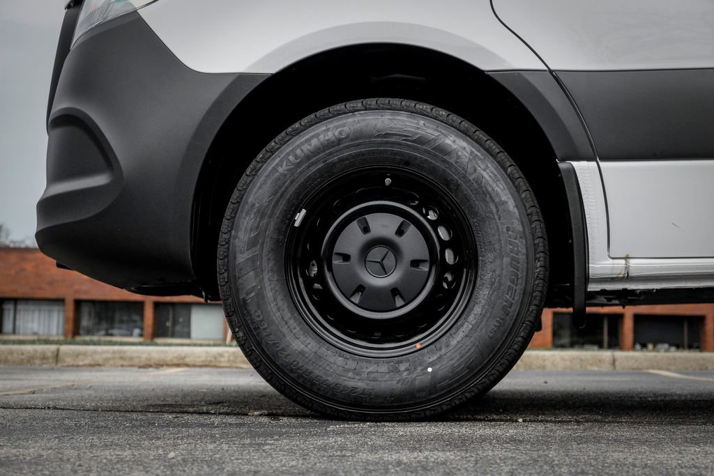 Used 2026 Mercedes-Benz Sprinter 2500 image 4