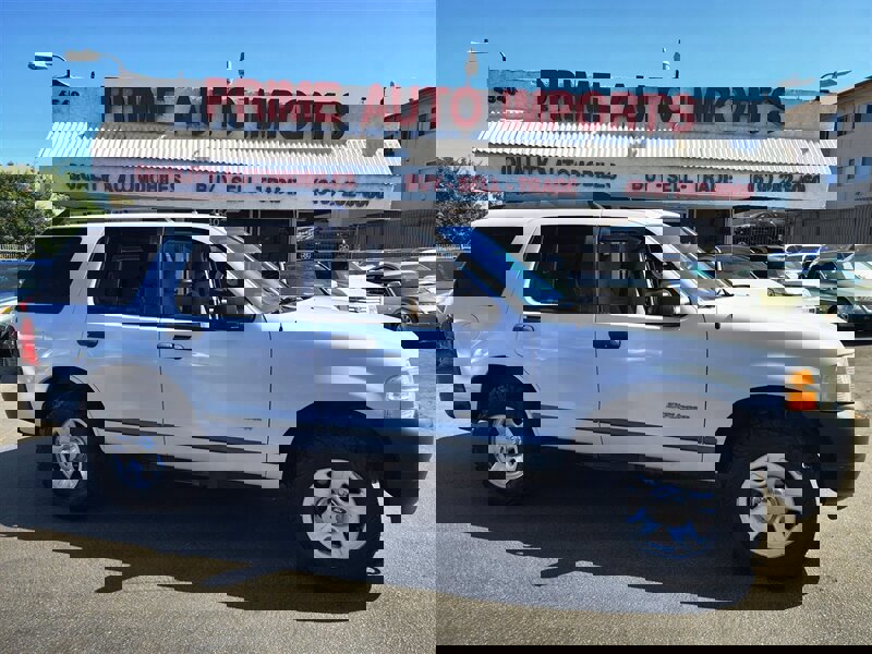 Used 2005 Ford Explorer XLS