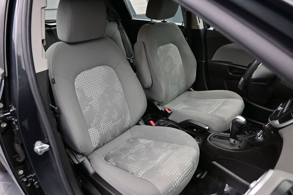 Used 2020 Chevrolet Sonic LT FWD image 33