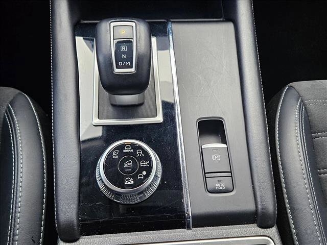 Used 2024 Mitsubishi Outlander SE image 13